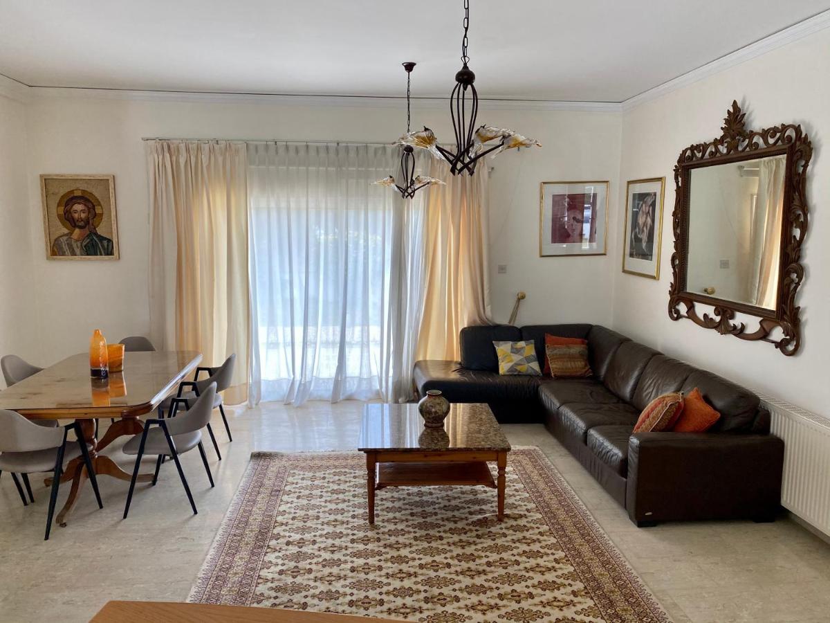 6 Bdr Villa With Tennis Court Paphos Exterior photo