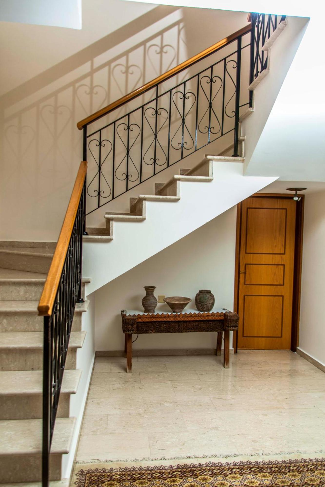 6 Bdr Villa With Tennis Court Paphos Exterior photo