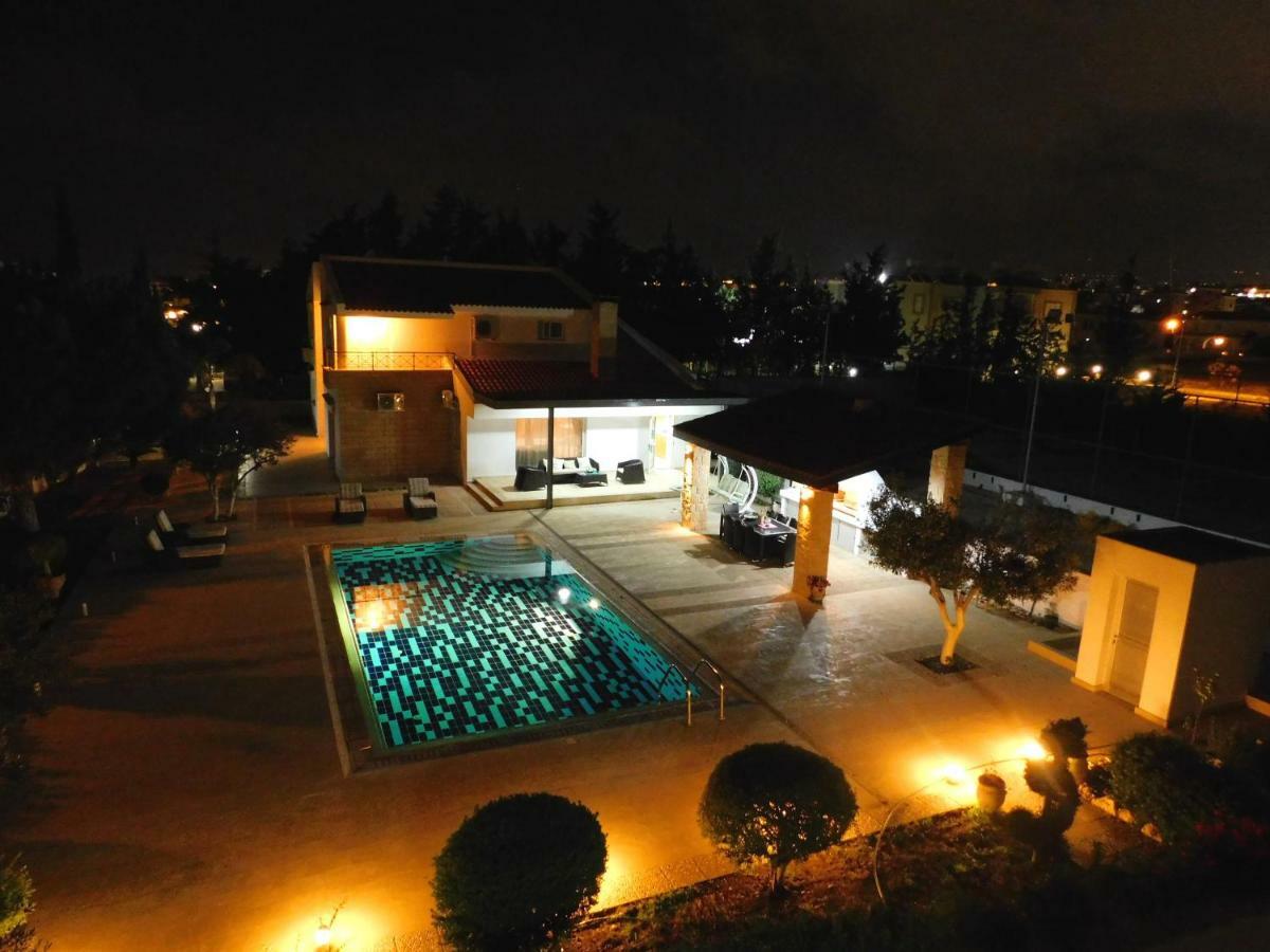 6 Bdr Villa With Tennis Court Paphos Exterior photo