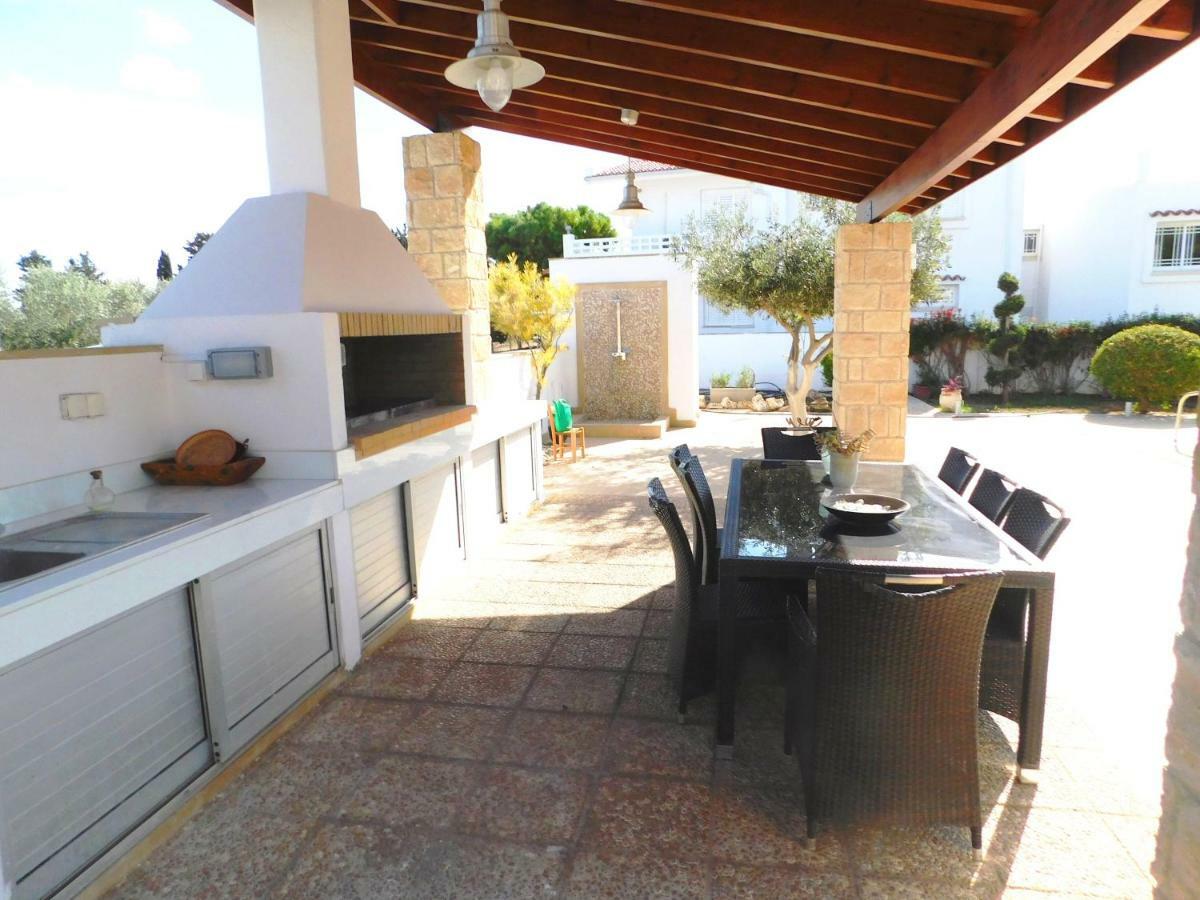 6 Bdr Villa With Tennis Court Paphos Exterior photo