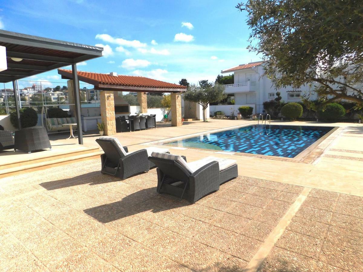 6 Bdr Villa With Tennis Court Paphos Exterior photo